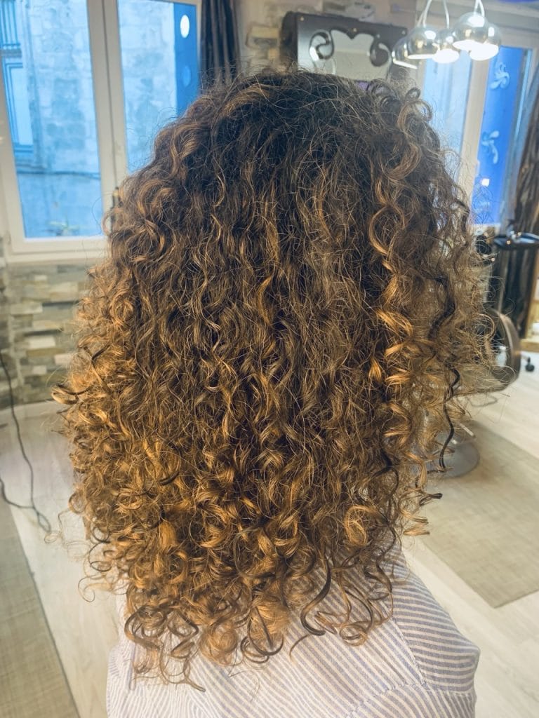 Inspiration coiffure cheveux bouclés naturel